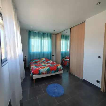 Chez J, à L'étage, T3 Hébergement de vacances